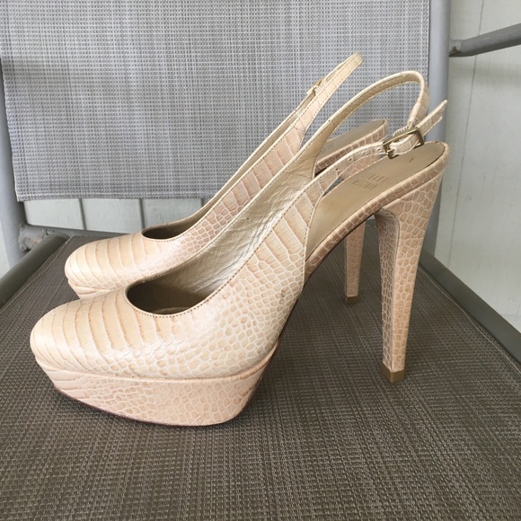 Stuart Weitzman Shoes - NEW Stuart Weitzman Snake Leather Platform Closed Toe Pumps